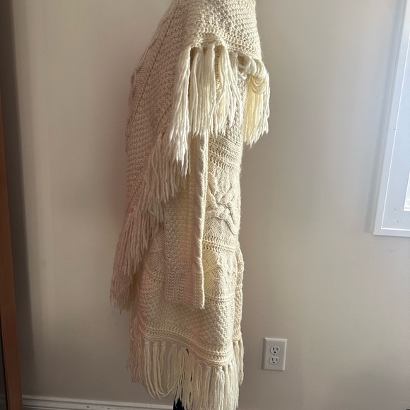 Chunky knit open fringe sweater - Picture 2 of 4